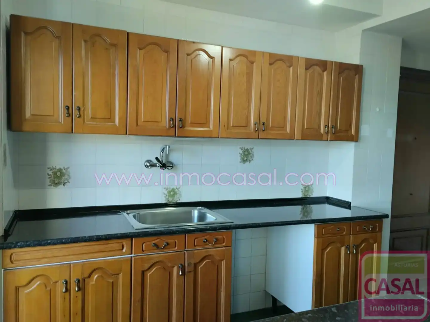 Kitchen of Flat for rent in Oviedo   with Heating, Terrace and Storage room