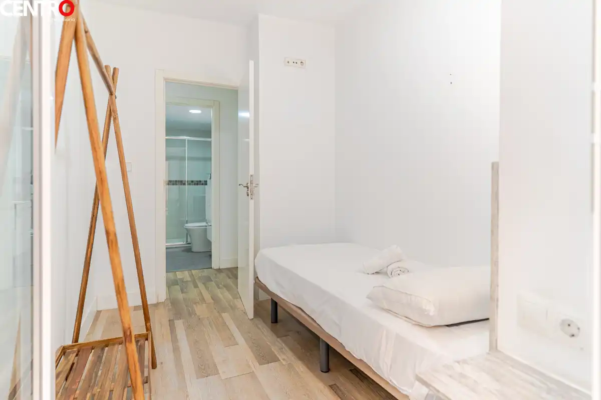 Habitación de Piso en venta en Granada con Aire acondicionado y Terraza