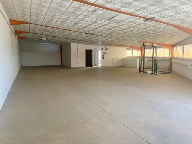 Industrial building to rent in Carrer Coeters, imagen 7