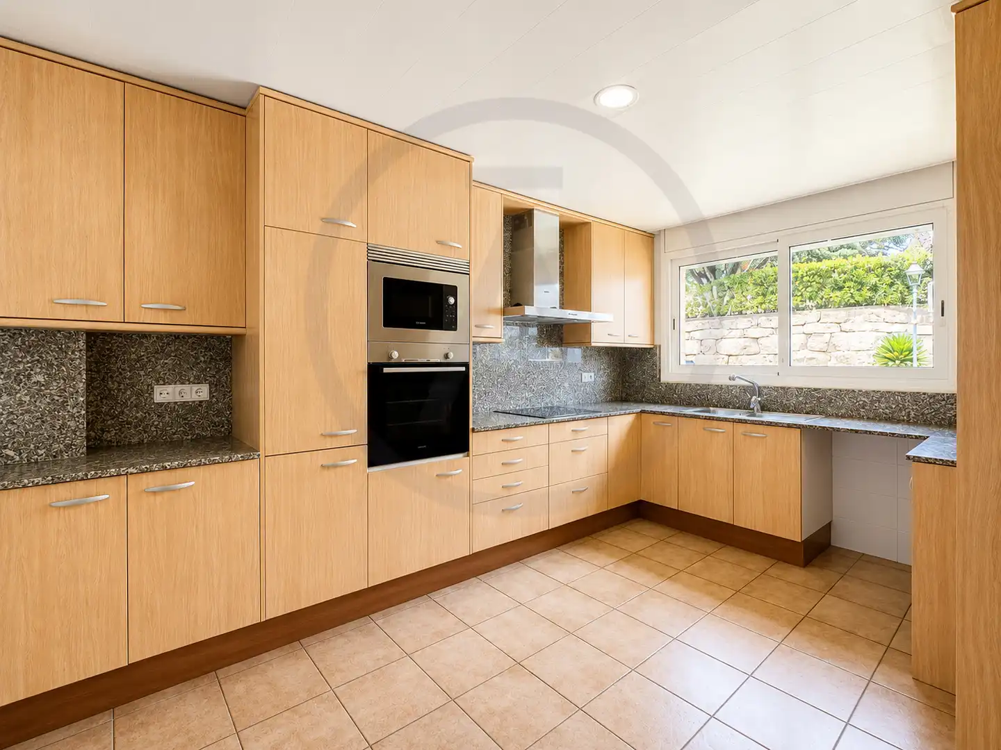 Cocina de Casa adosada de alquiler en Caldes de Montbui con Aire acondicionado, Jardín privado y Terraza