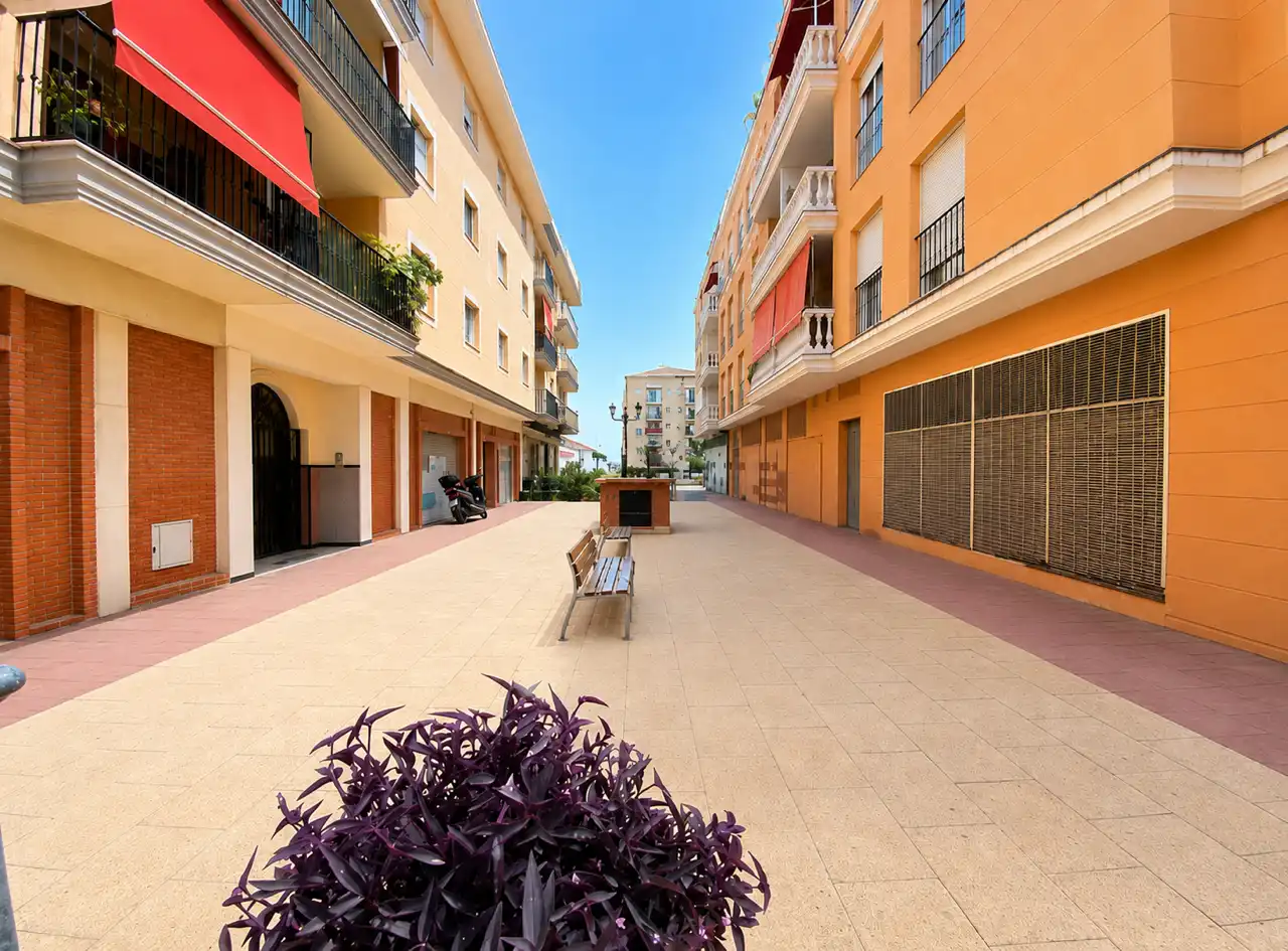 Vista exterior de Piso en venta en Marbella con Aire acondicionado, Terraza y Amueblado