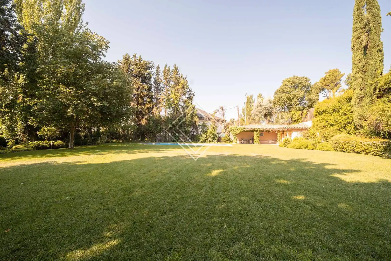 Jardí de Casa o xalet en venda en Madrid amb Jardí privat, Terrassa i Traster