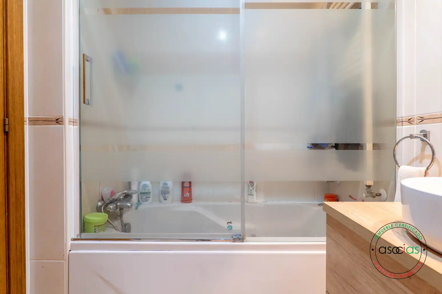 Baño de Piso en venta en Gijón  con Calefacción, Parquet y Terraza