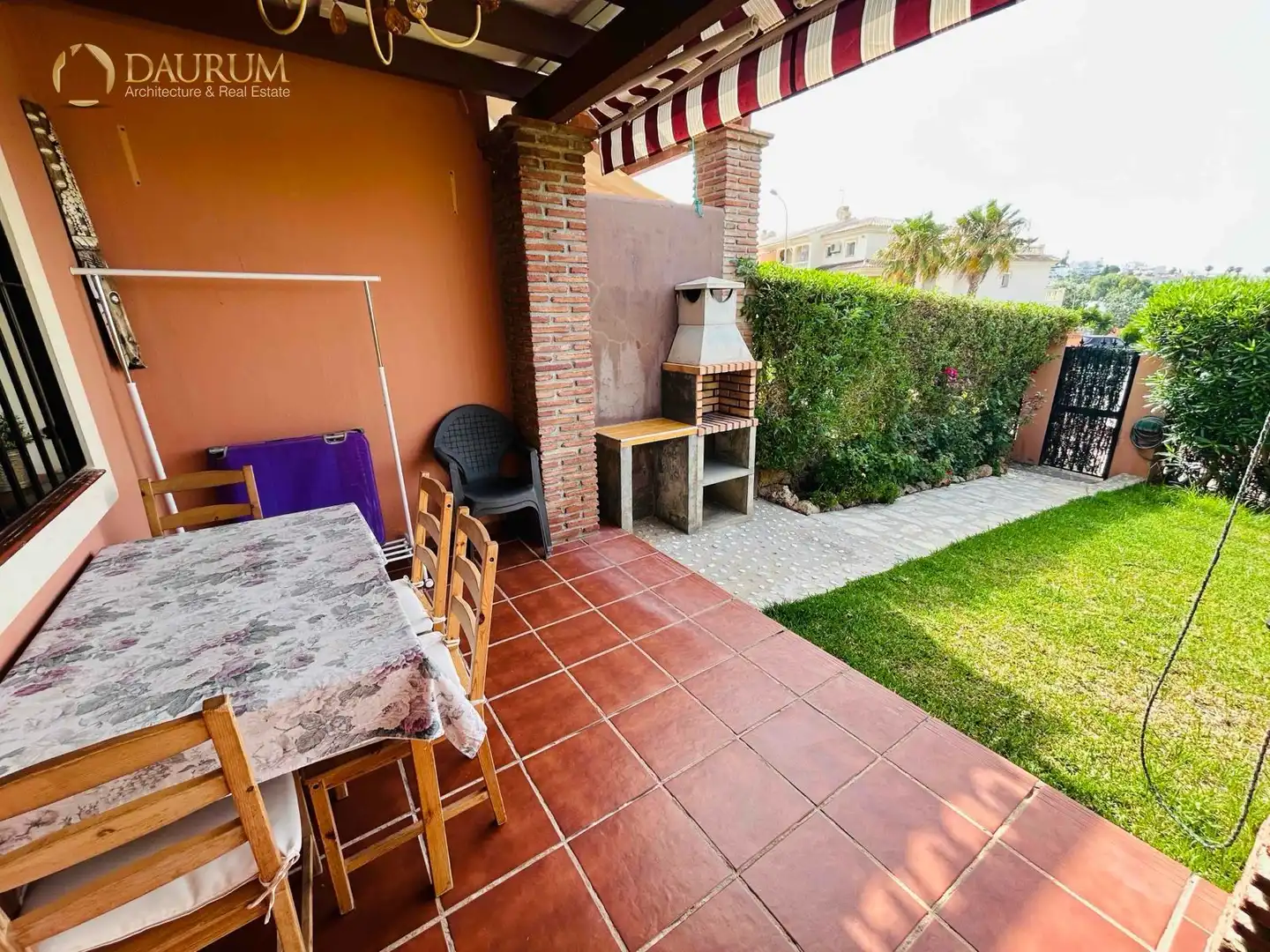 Garten von Einfamilien-Reihenhaus zum Verkauf in Torrox mit Klimaanlage, Heizung und Privatgarten