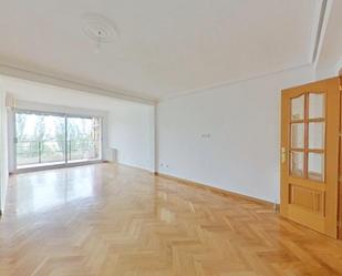 Living room of Flat for sale in Móstoles  with Terrace and Oven