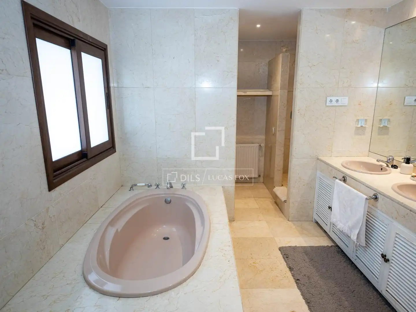 Bathroom of Houses for rent in Madrid  with Air Conditioner, Heating and Private garden