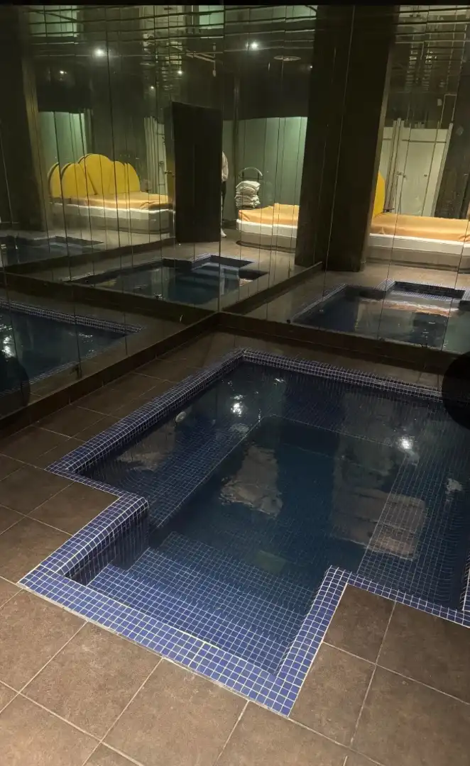Piscina de Nave industrial en venta en Terrassa con Calefacción y Alarma