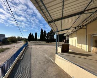 Vista exterior de Nau industrial en venda en Alzira