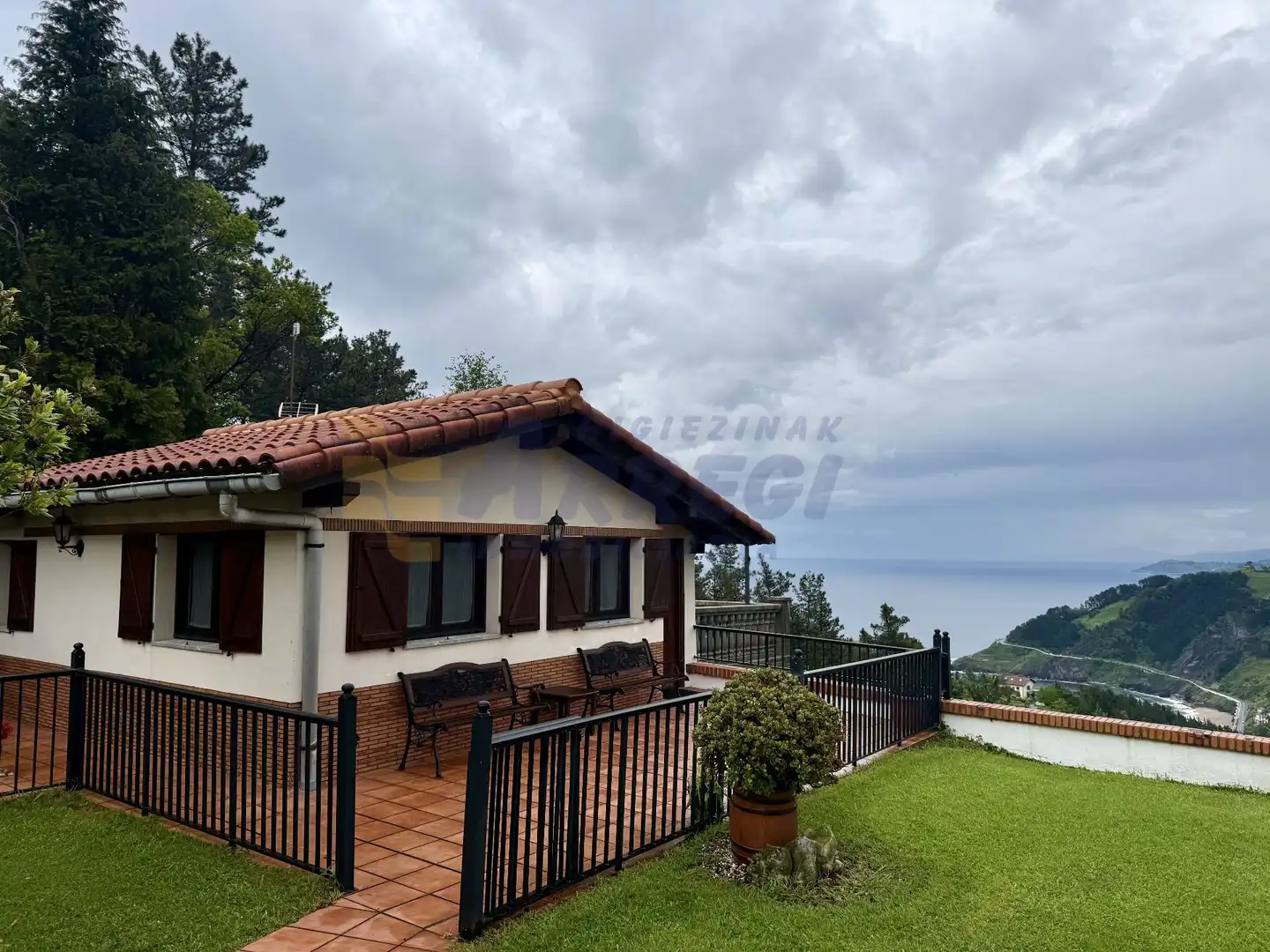 Terrassa de Casa o xalet en venda en Mutriku amb Calefacció, Jardí privat i Traster