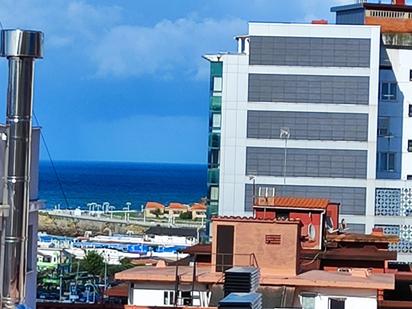 Vista exterior de Pis en venda en Gijón  amb Terrassa