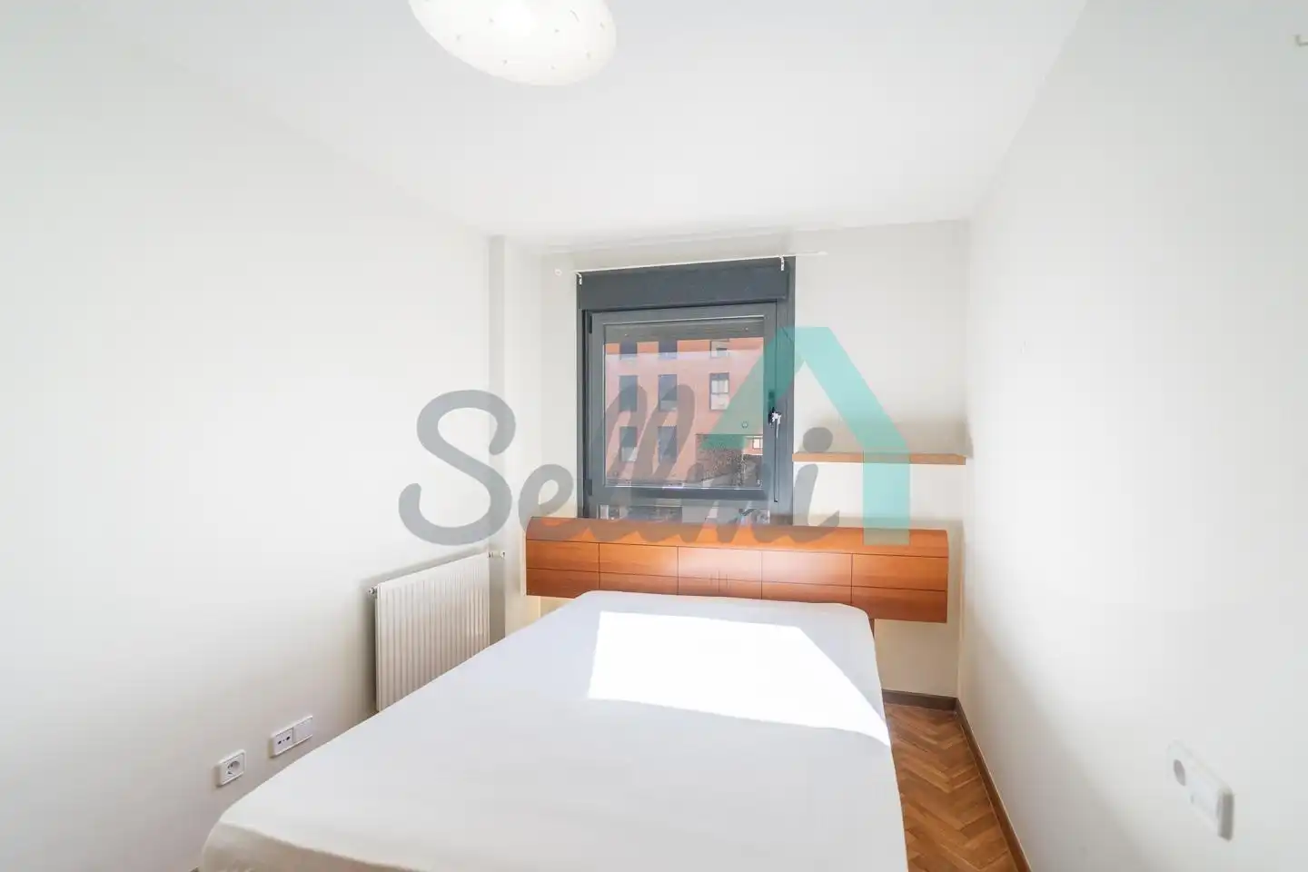 Bedroom of Flat for rent in Oviedo   with Heating, Parquet flooring and Storage room