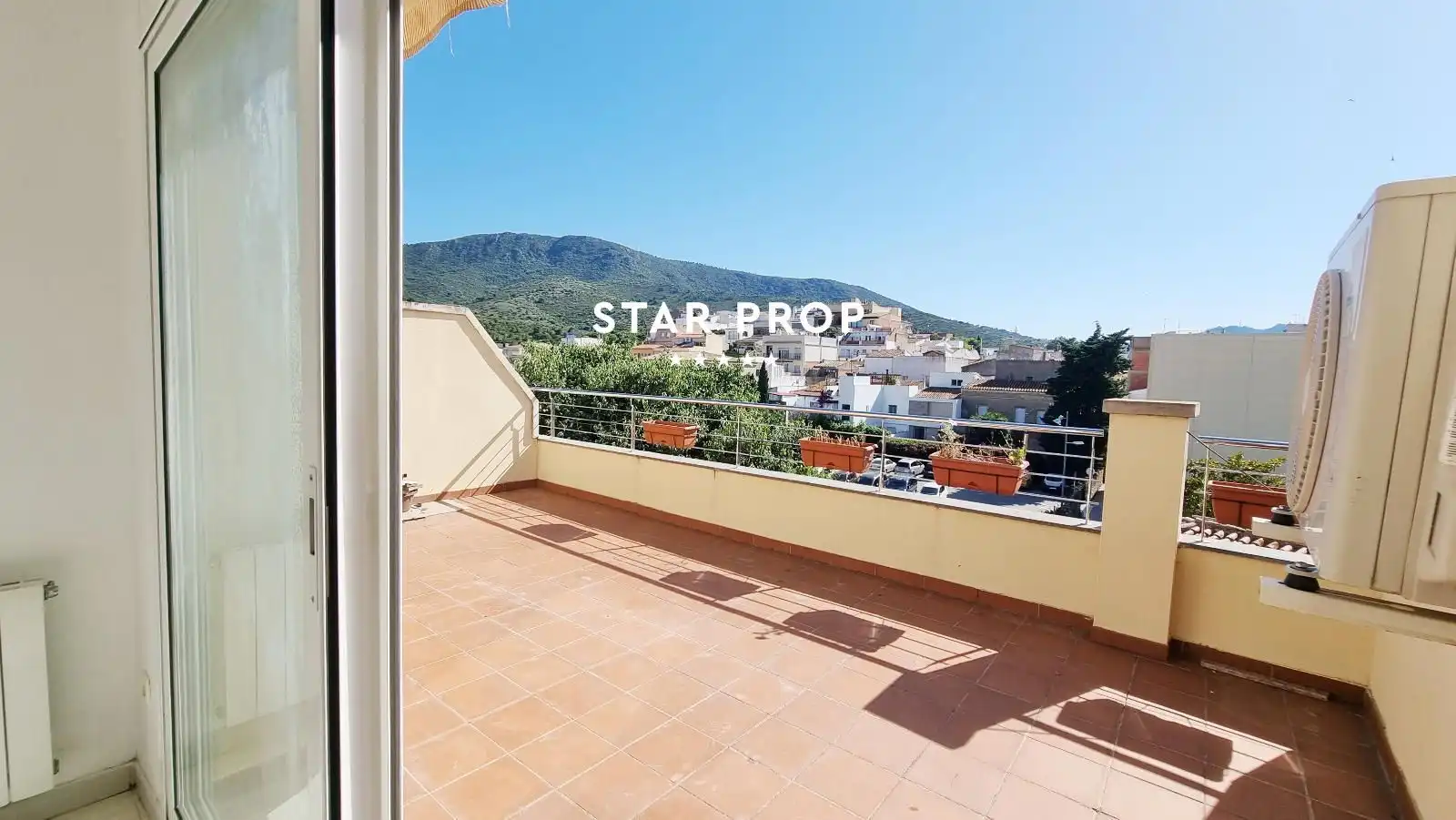 Terrasse von Dachboden zum Verkauf in Llançà mit Klimaanlage, Heizung und Terrasse