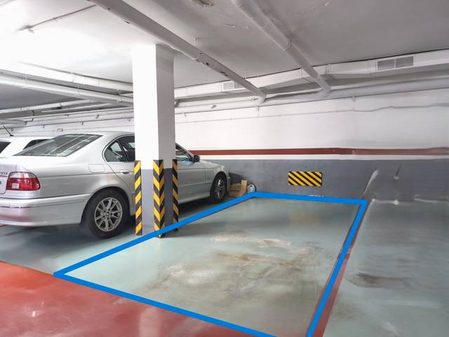 Garaje en Alquiler en Passatge de Fontanelles en Les Tres Torres