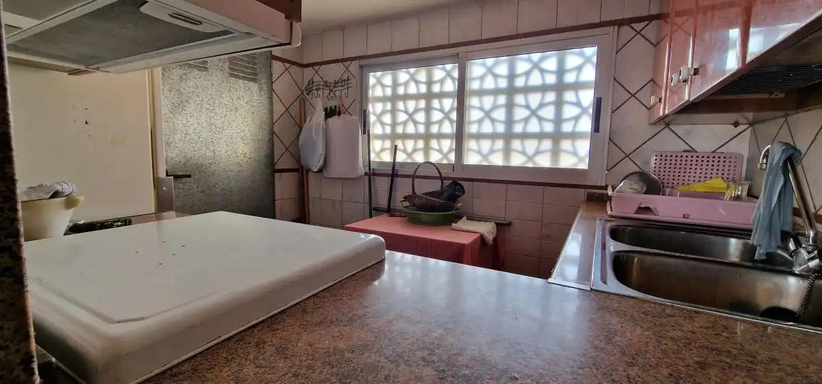 Cuina de Casa o xalet en venda en Castellón de la Plana / Castelló de la Plana amb Terrassa, Traster i Piscina