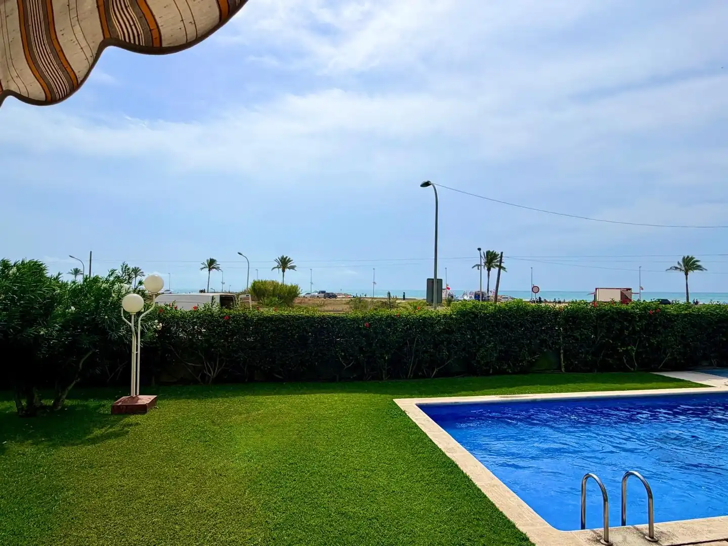 Piscina de Planta baixa en venda en Cunit amb Piscina comunitària