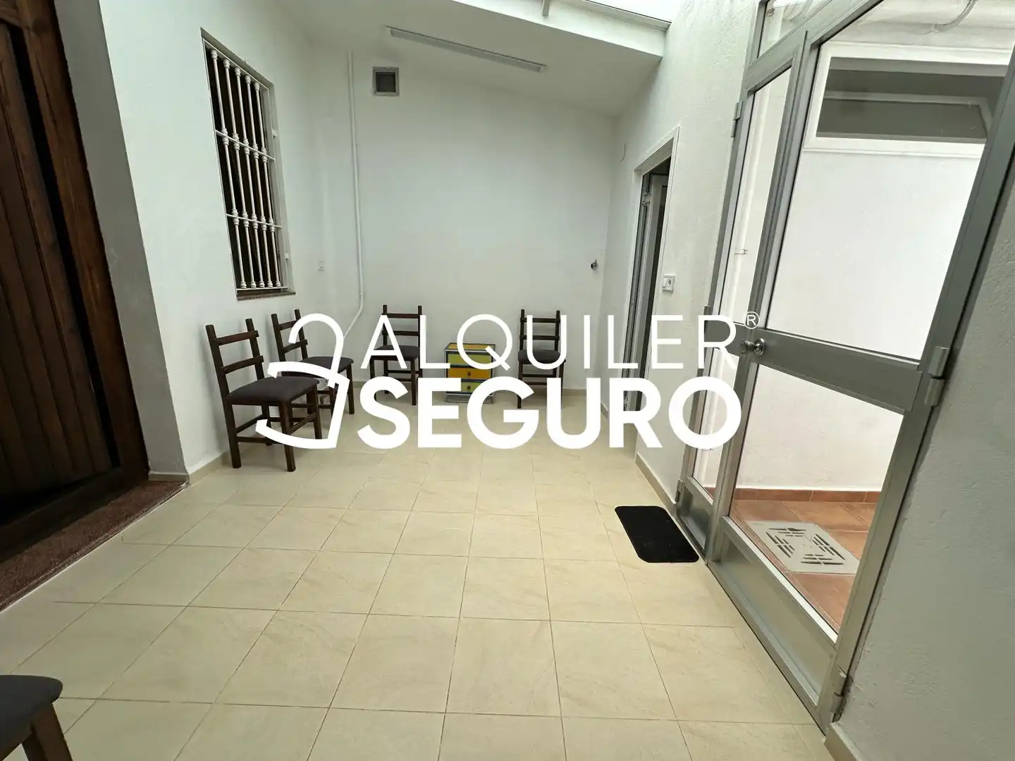 Parking de Piso de alquiler en Valencia con Aire acondicionado, Terraza y Amueblado