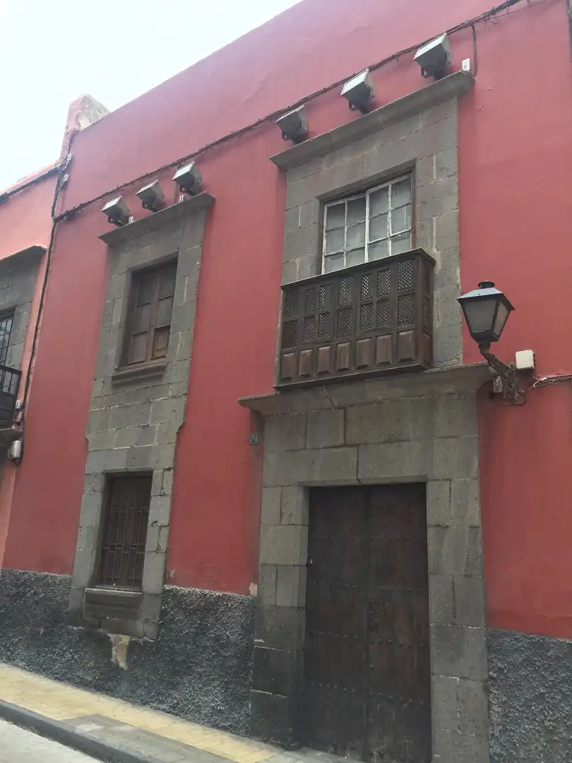 Vista exterior de Casa o xalet en venda en Las Palmas de Gran Canaria amb Rentadora i Balcó
