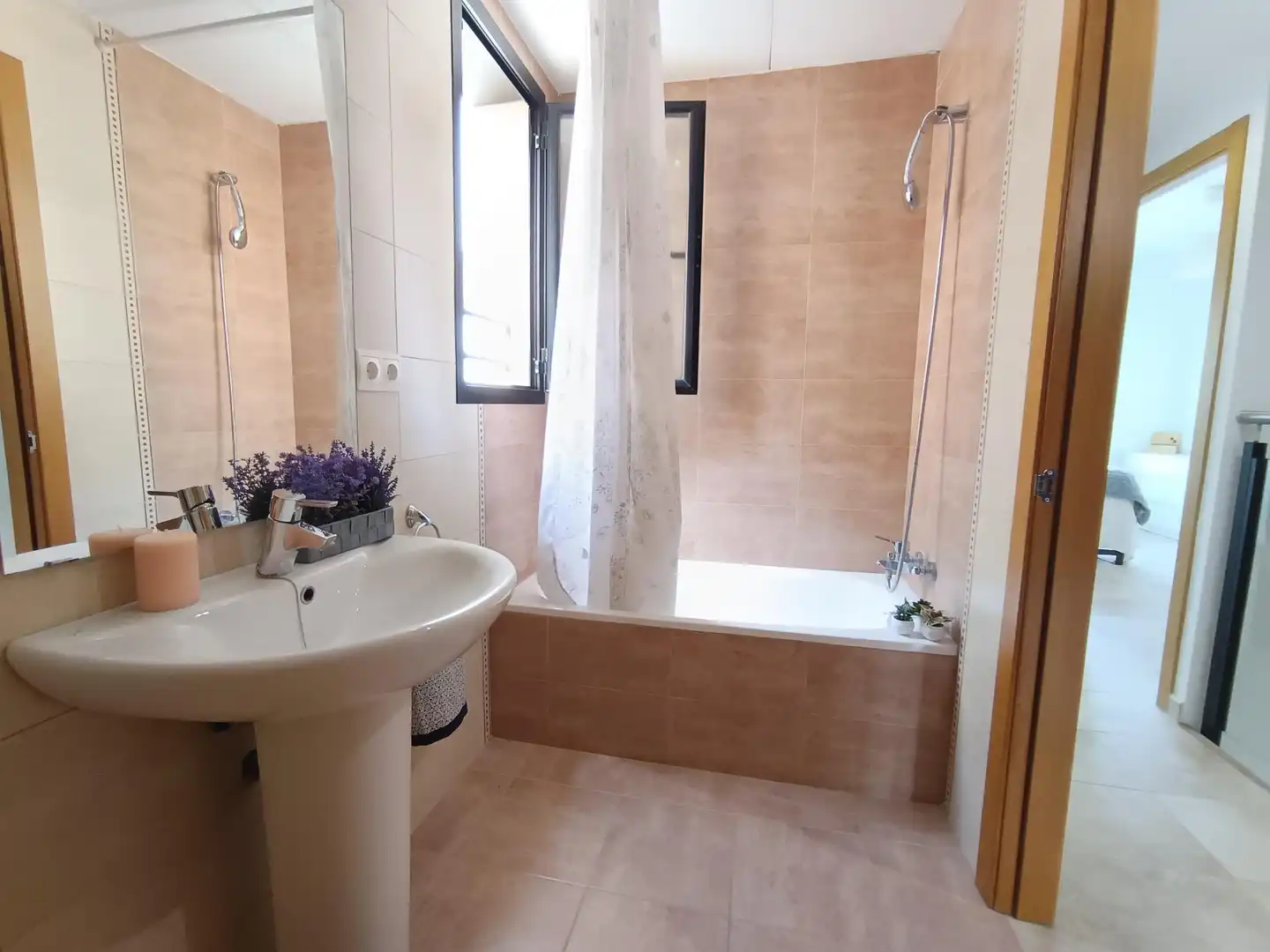 Baño de Casa adosada en venta en Molina de Segura con Aire acondicionado, Calefacción y Jardín privado