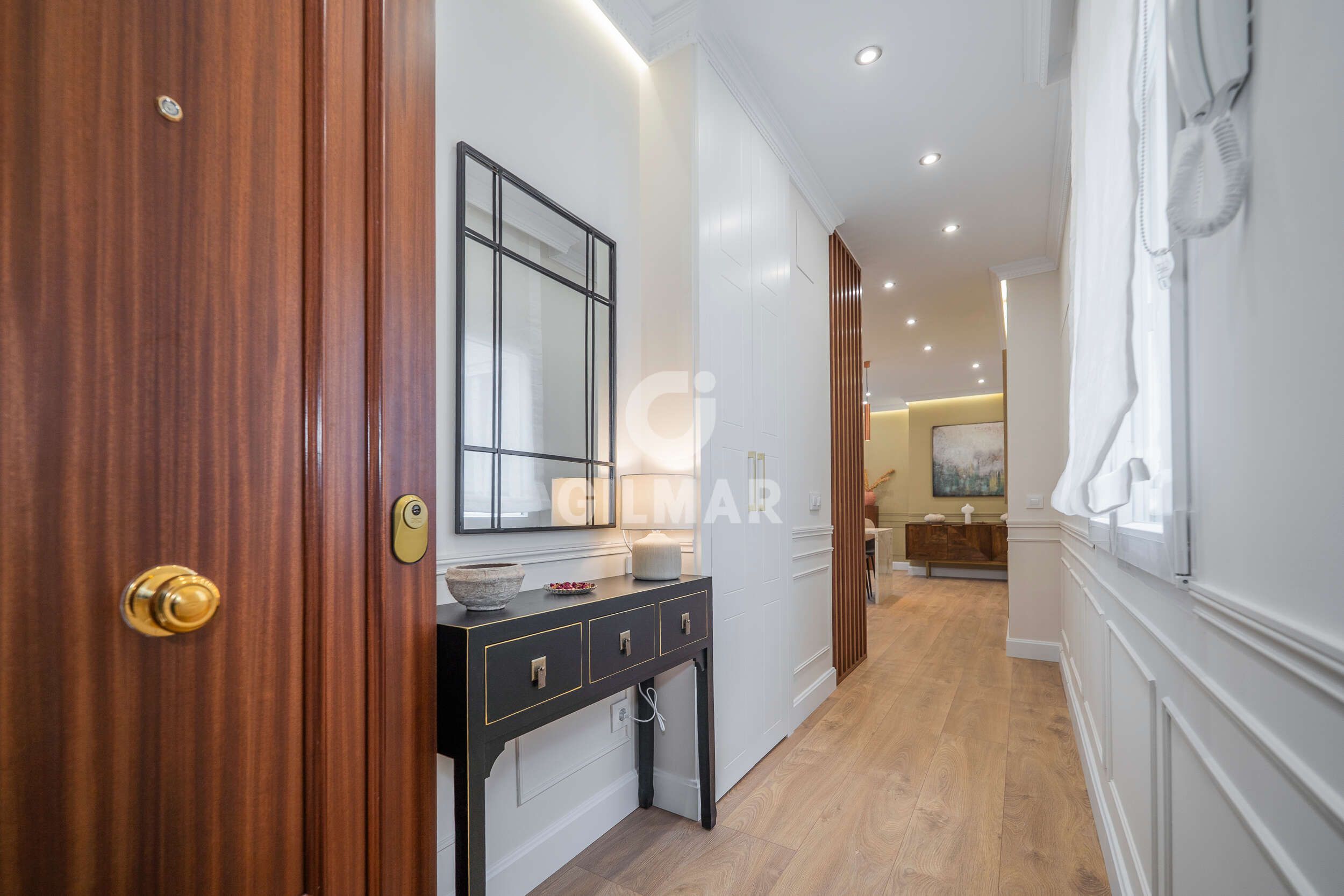 Piso en venta en  Madrid Capital con Calefacción, Amueblado y Balcón