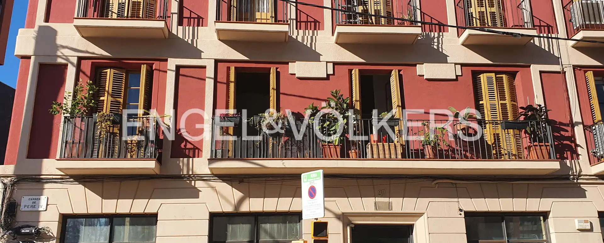 Exterior view of Flat for sale in Barcelona  with Air Conditioner, Heating and Balcony