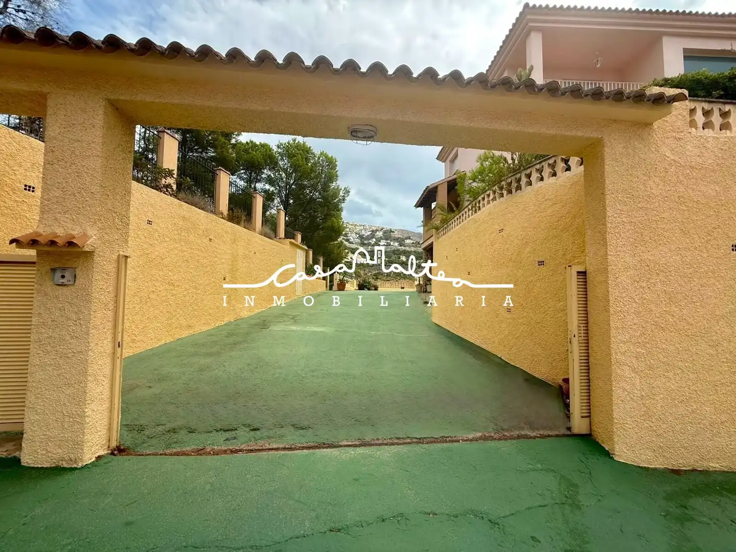 Vista exterior de Casa o chalet de alquiler en Altea con Calefacción, Jardín privado y Terraza