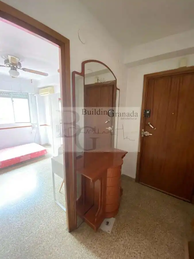 Habitación de Piso de alquiler en  Granada Capital con Terraza y Amueblado