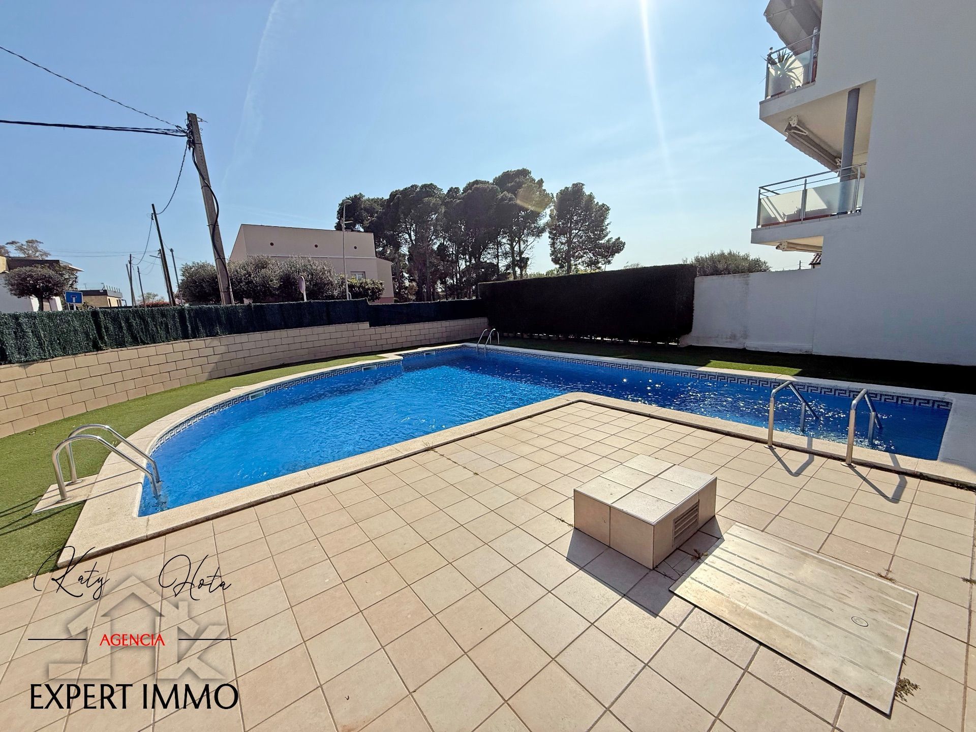 Swimming pool of Attic for sale in Roses  with Air Conditioner, Heating and Terrace