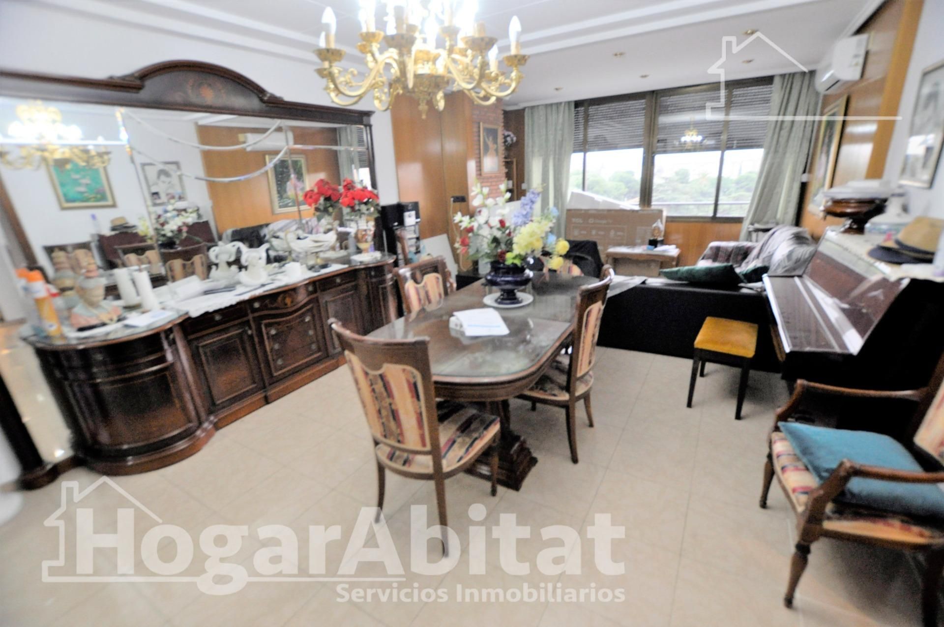 Dining room of Flat for sale in  Valencia Capital  with Air Conditioner