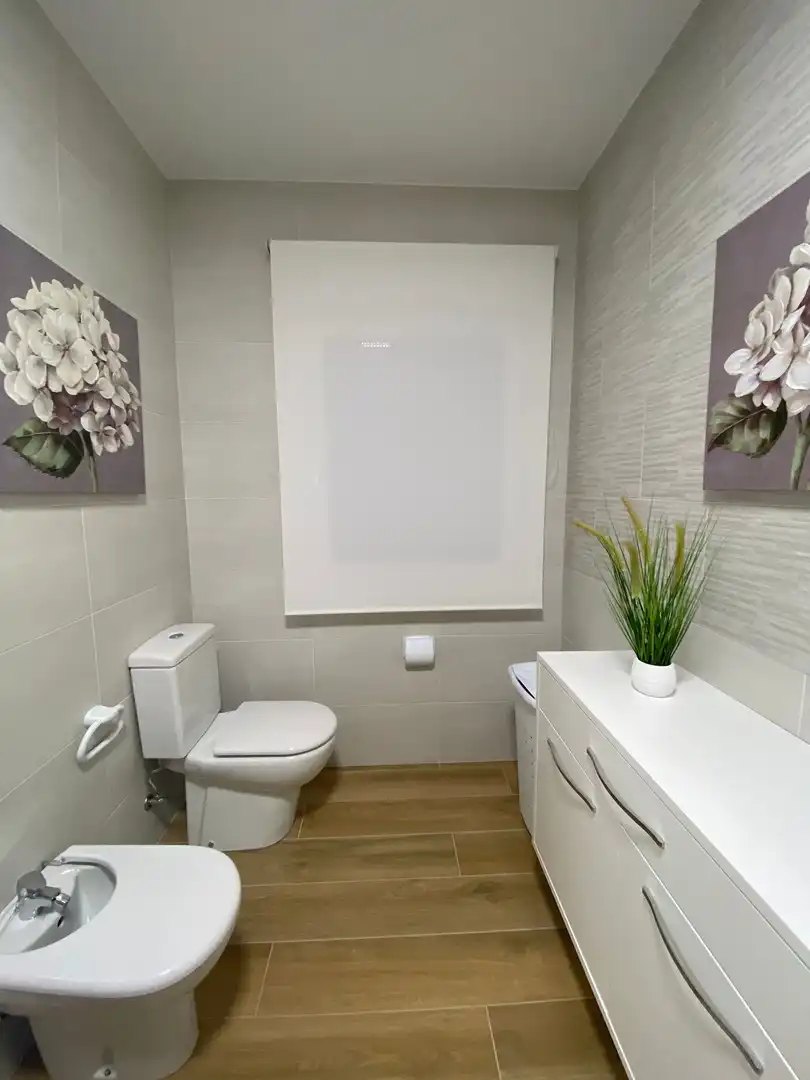Bathroom of Houses for rent in Sanxenxo  with Private garden, Parquet flooring and Terrace
