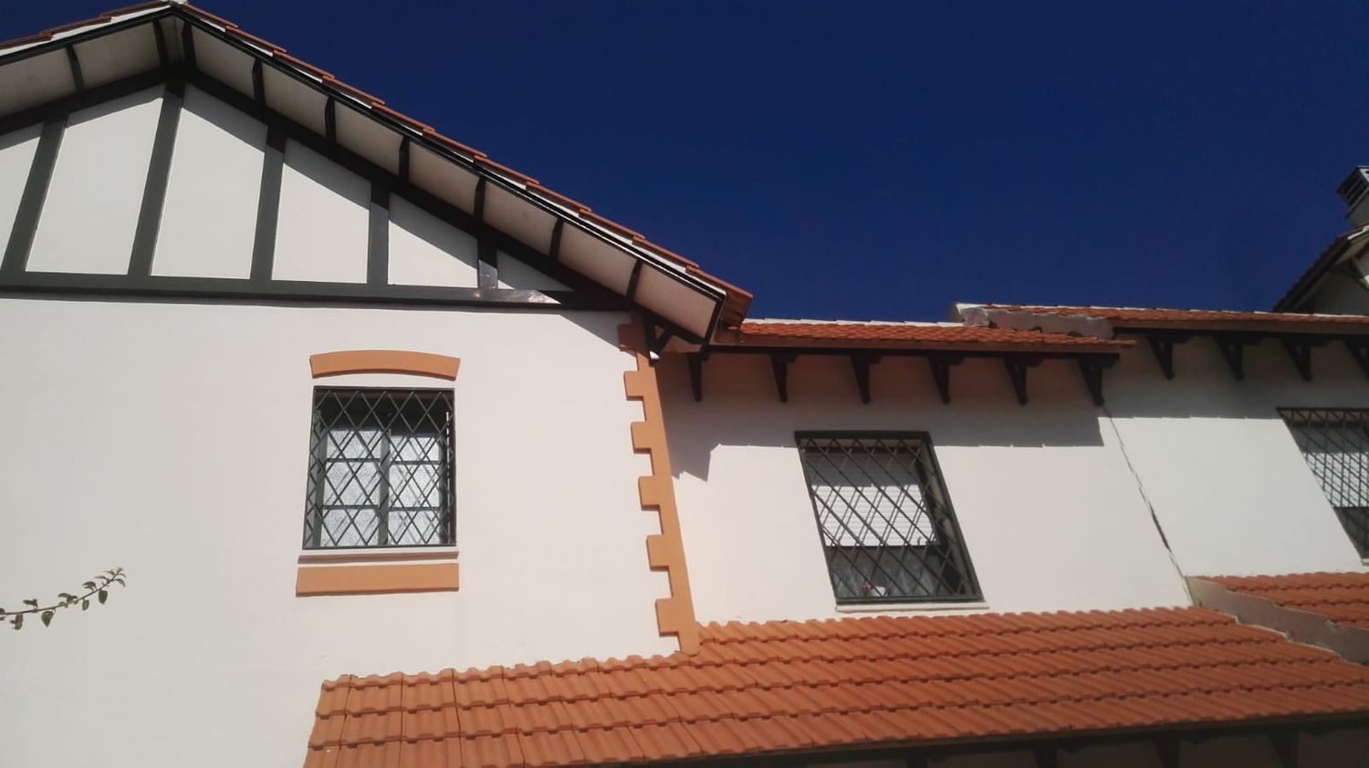 Vista exterior de Casa adosada en venta en Dos Hermanas con Aire acondicionado, Jardín privado y Terraza