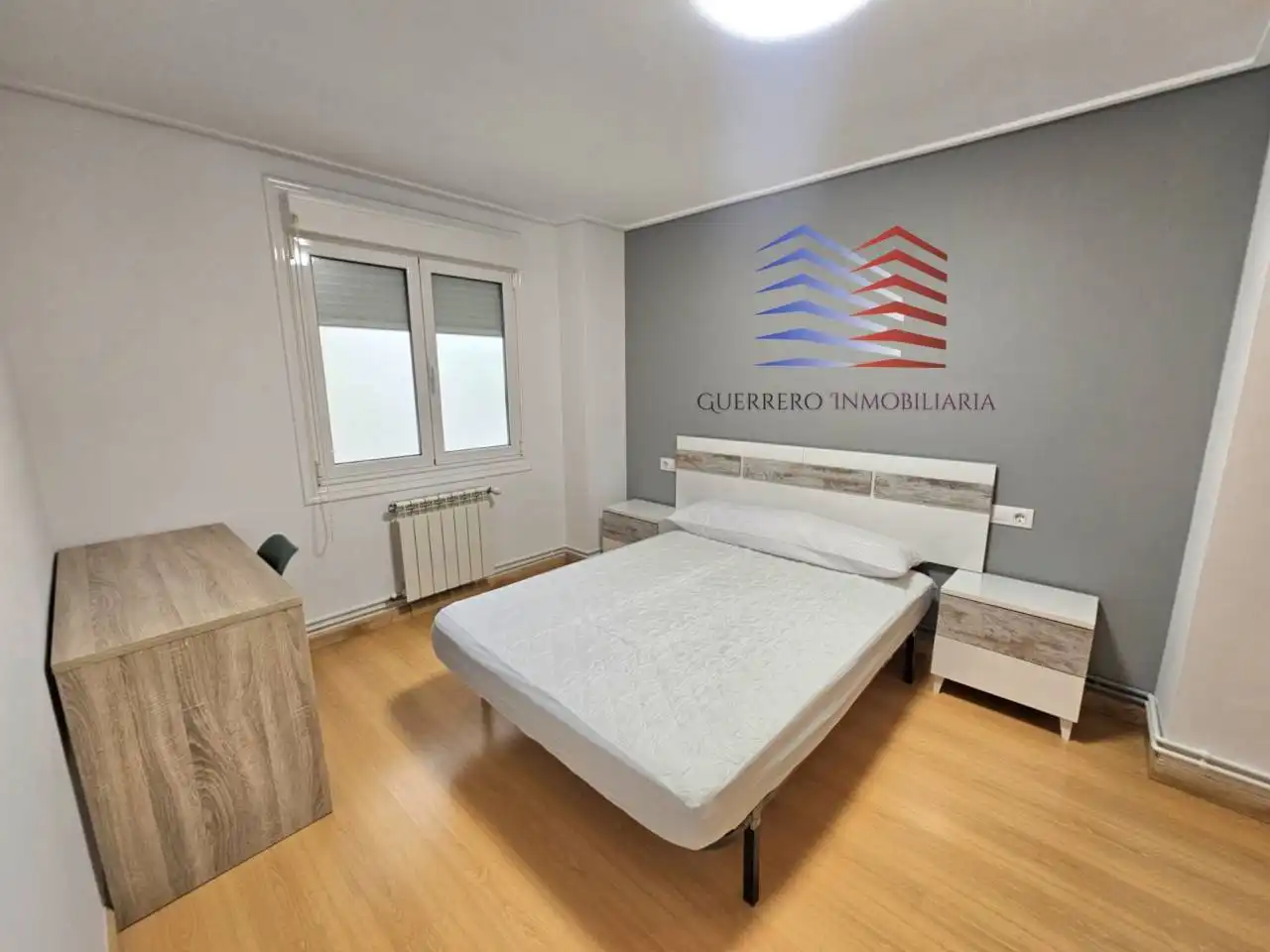 Schlafzimmer von Wohnungen zur Miete in Ourense Capital  mit Heizung, Parkett und Möbliert