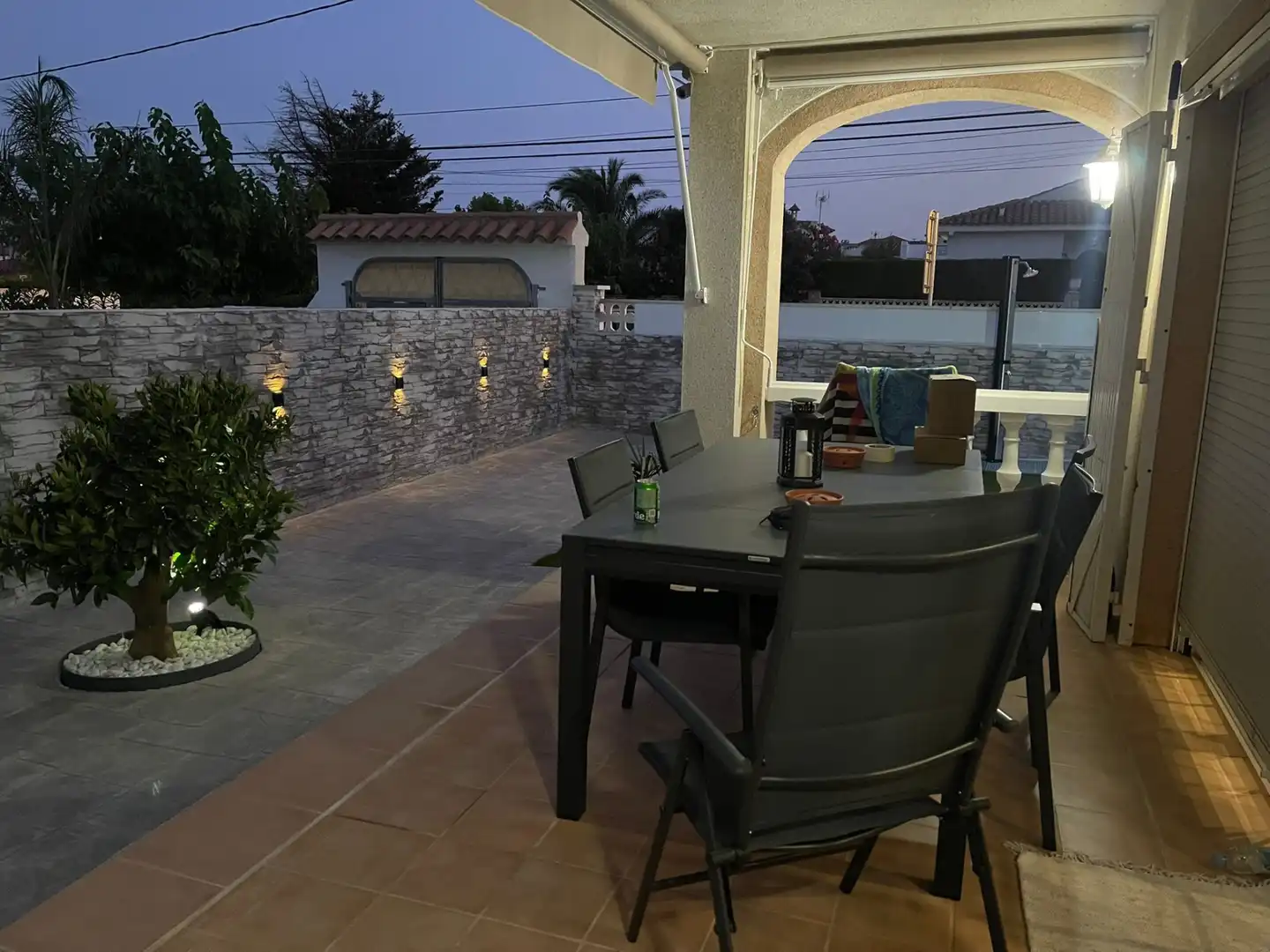 Casa a schiera con terrazza in vendita a Carrer Illes Canaries, imagen 3