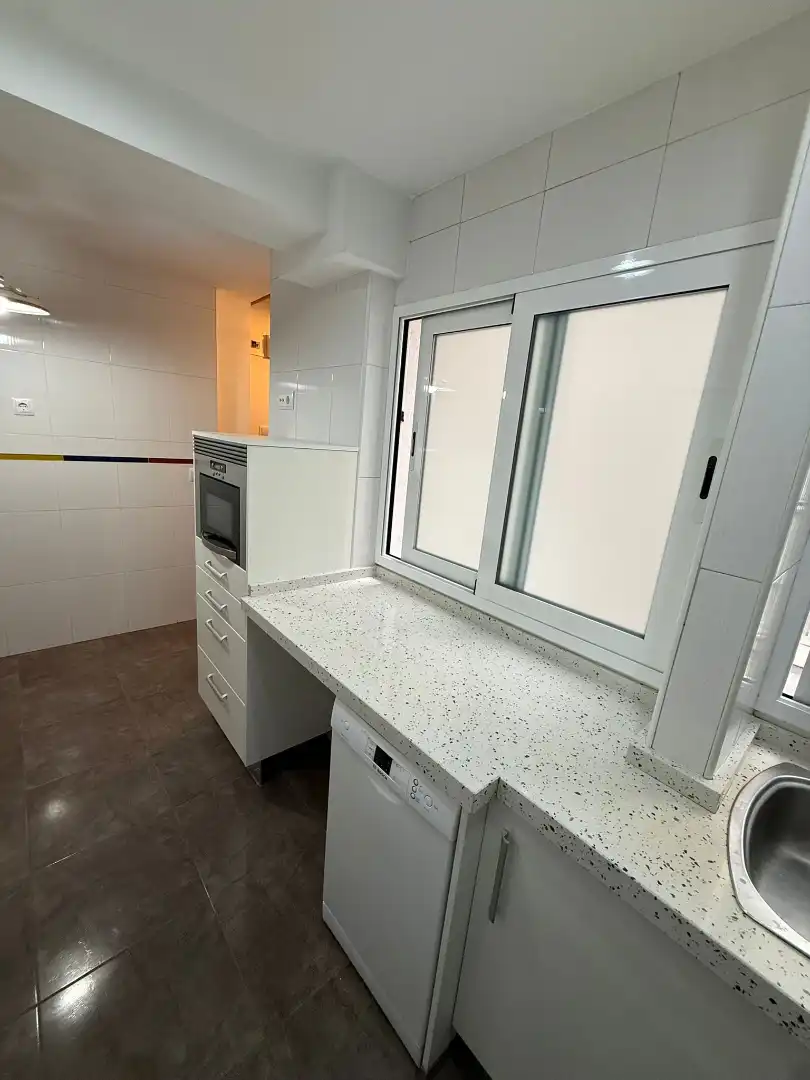Cocina de Piso en venta en Oviedo  con Calefacción