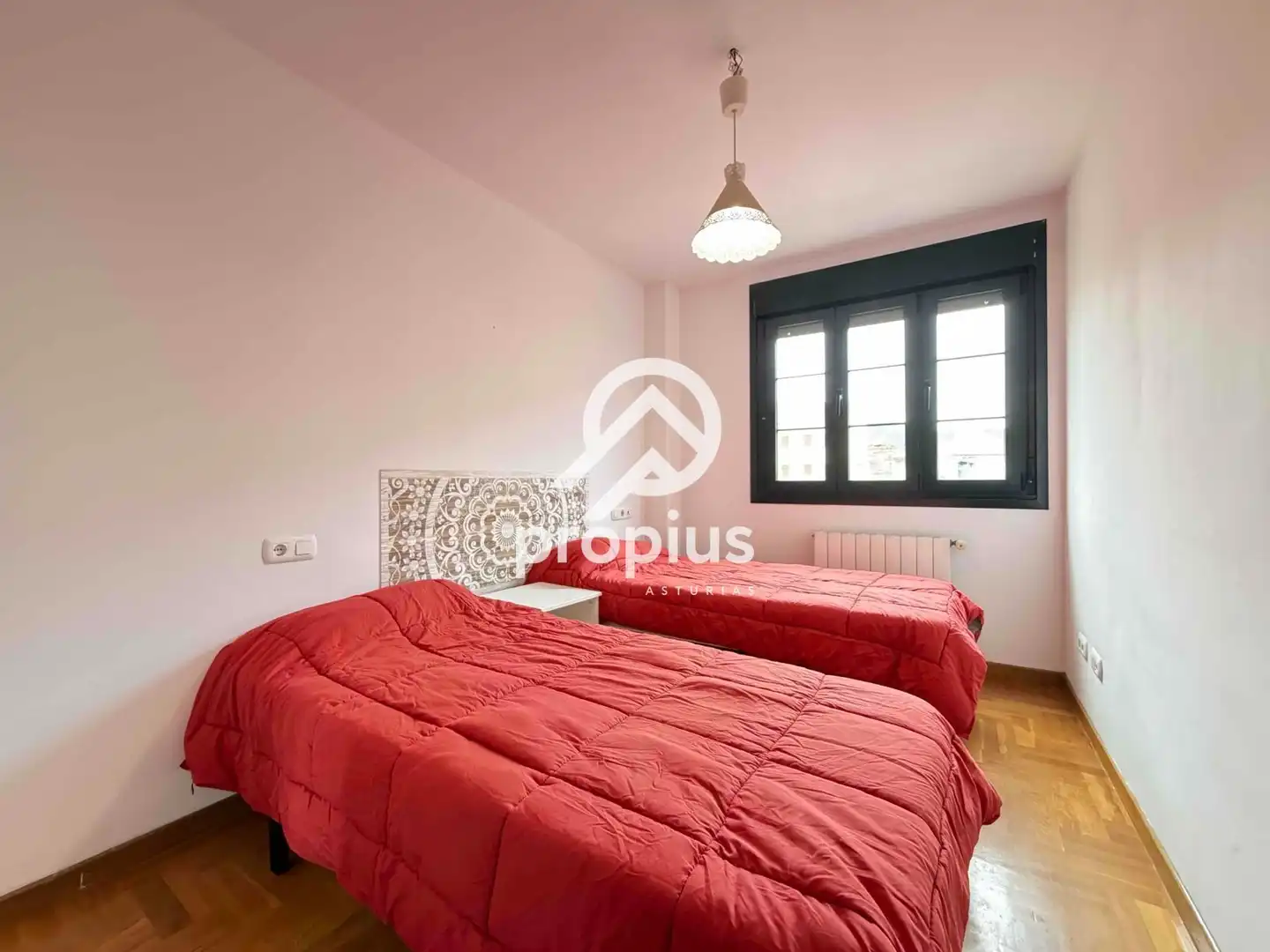 Habitación de Piso en venta en Soto del Barco con Calefacción, Trastero y Amueblado