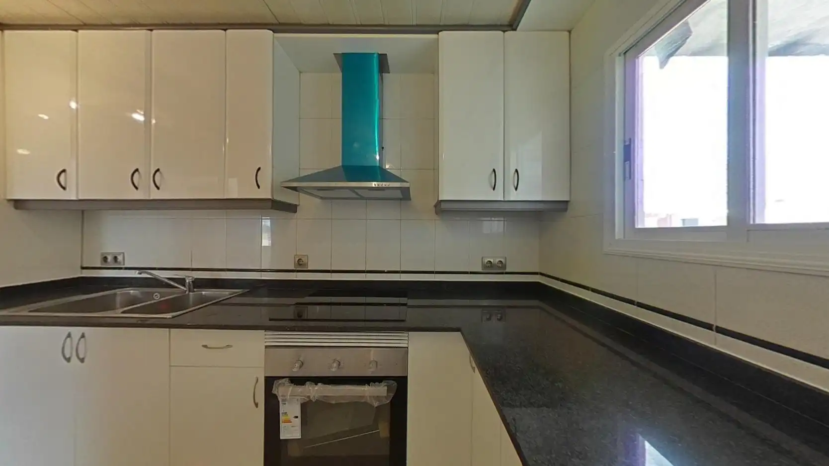 Cocina de Piso en venta en Terrassa con Calefacción
