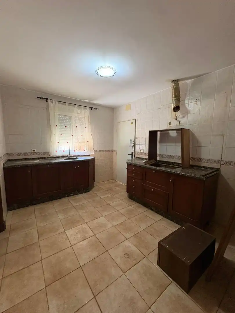 Cuina de Casa o xalet en venda en Chiclana de la Frontera amb Jardí privat