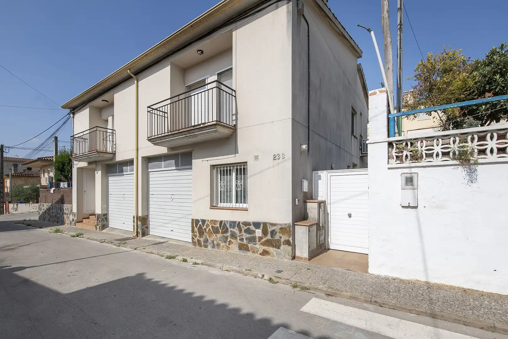 Vista exterior de Casa adosada en venta en Sant Julià de Ramis con Aire acondicionado, Calefacción y Terraza