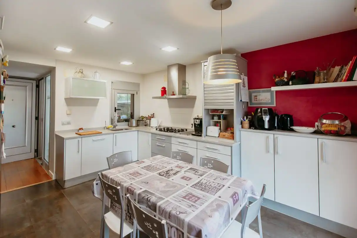 Cocina de Casa o chalet en venta en Huesca con Aire acondicionado, Calefacción y Jardín privado