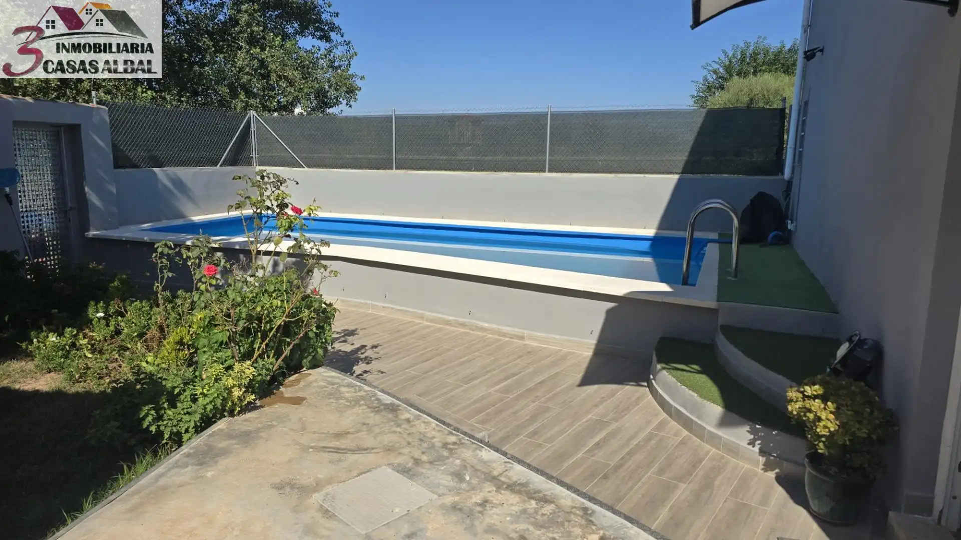 Swimming pool of Houses for sale in Paterna  with Swimming Pool