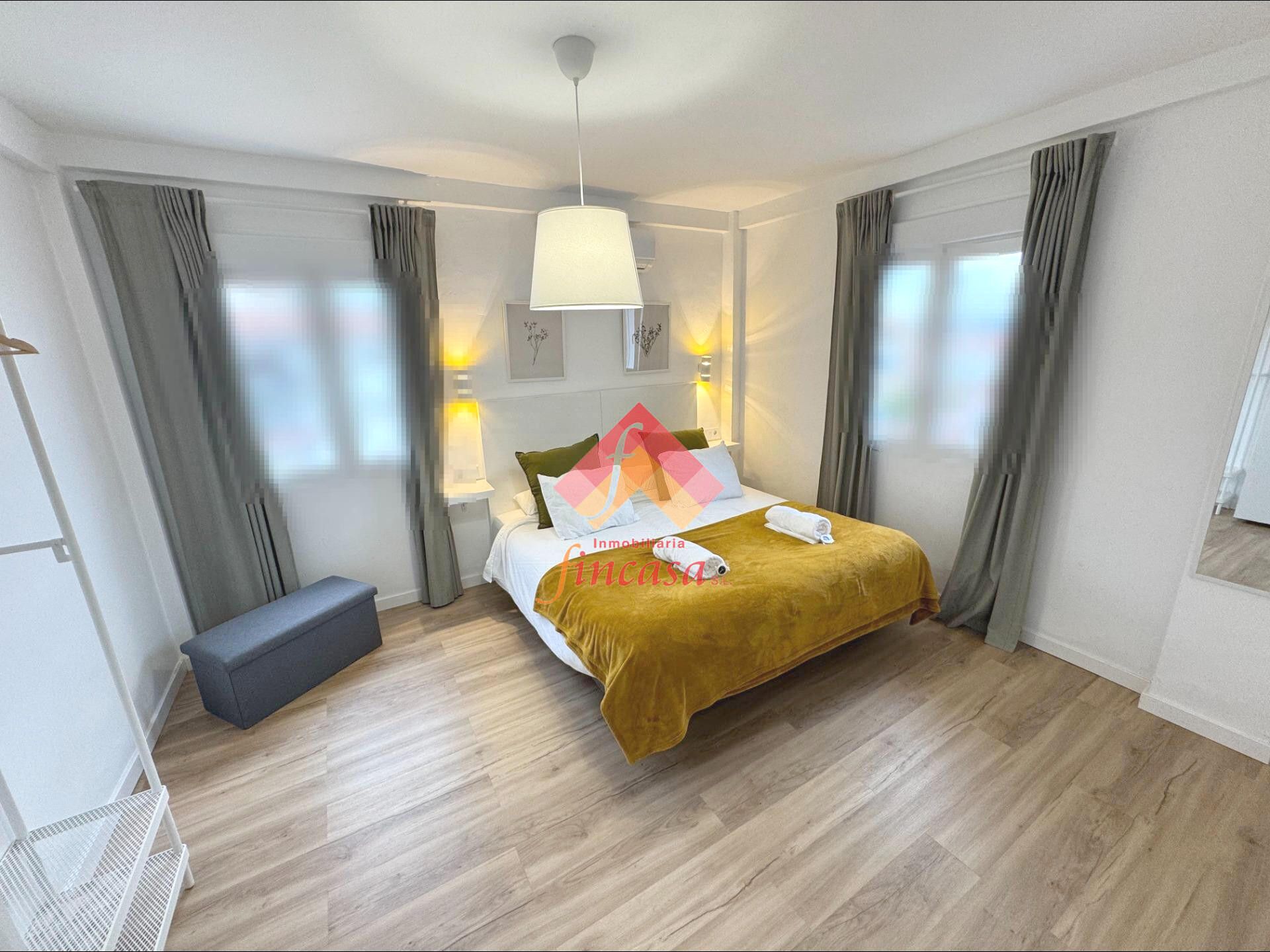 Dormitori de Pis en venda en Ronda amb Terrassa i Moblat