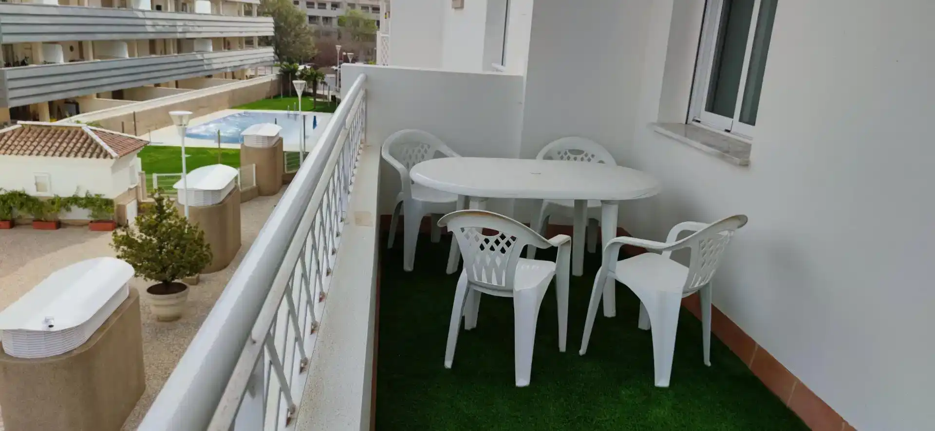 Terraza de Piso de alquiler en Rota con Trastero, Amueblado y Horno