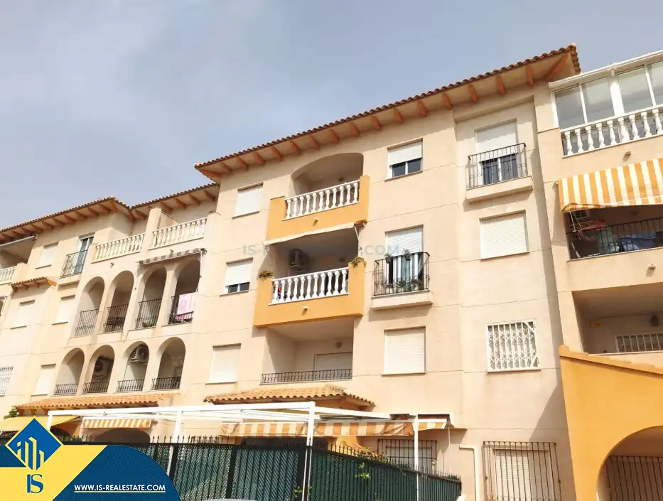 Vista exterior de Pis en venda en Orihuela amb Terrassa, Moblat i Piscina comunitària