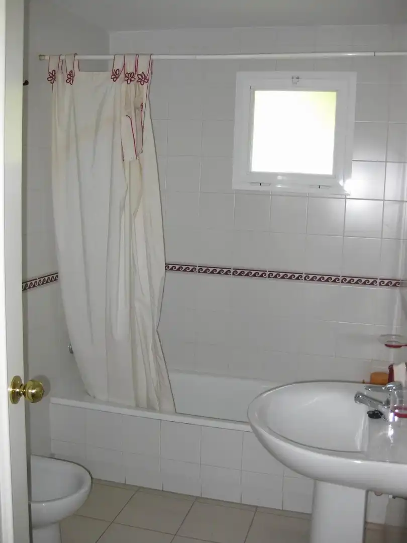 Baño de Piso de alquiler en Torremolinos con Aire acondicionado, Parquet y Terraza