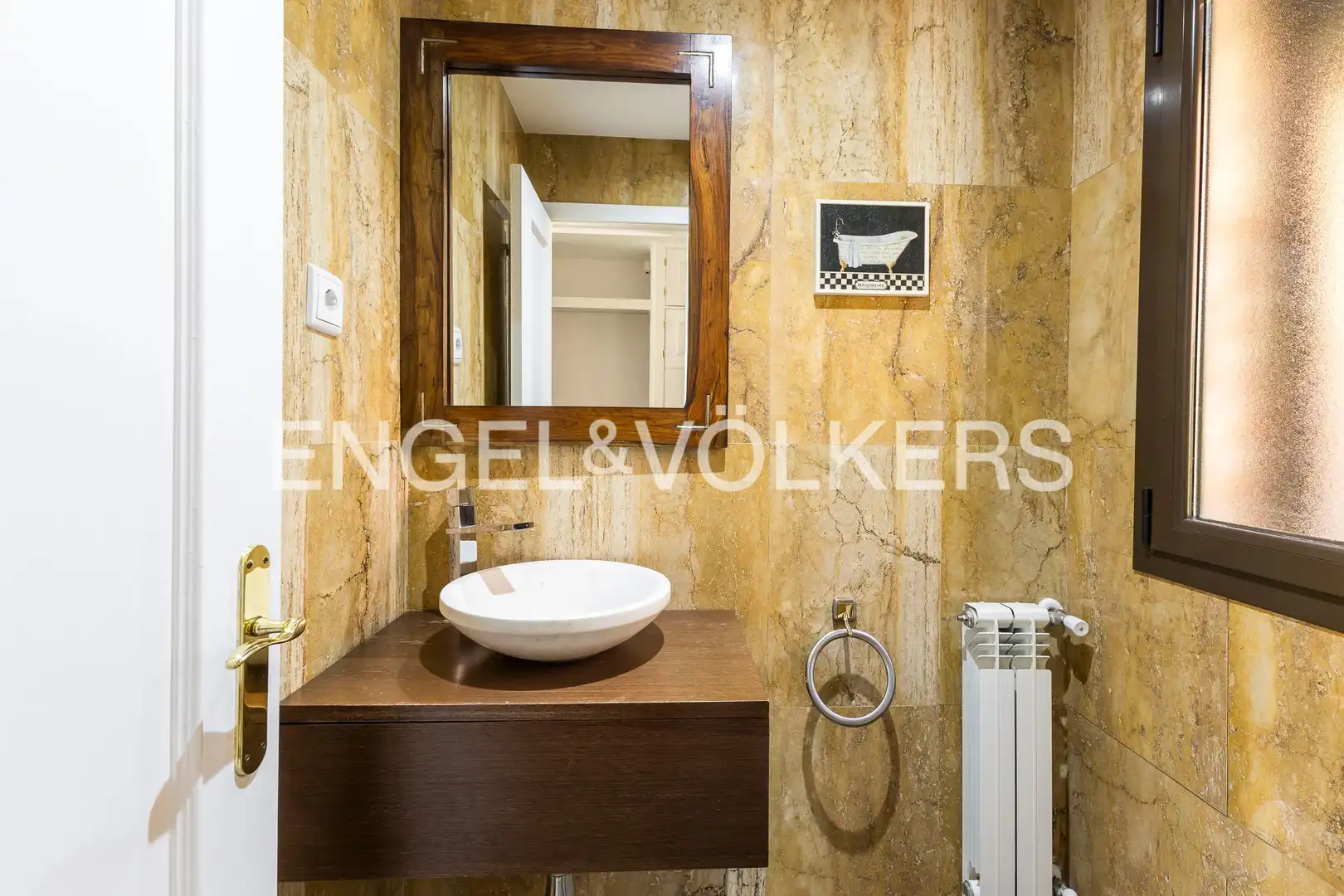 Badezimmer von Einfamilien-Reihenhaus zum Verkauf in Villanueva del Pardillo mit Klimaanlage, Heizung und Privatgarten