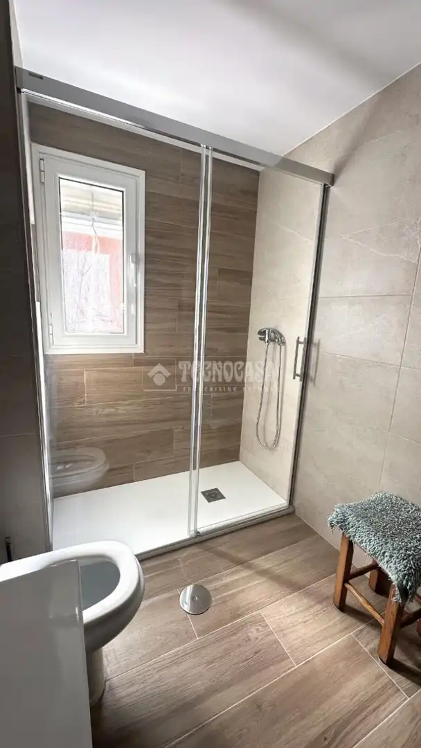Bathroom of Flat for rent in Granada  with Heating and Balcony