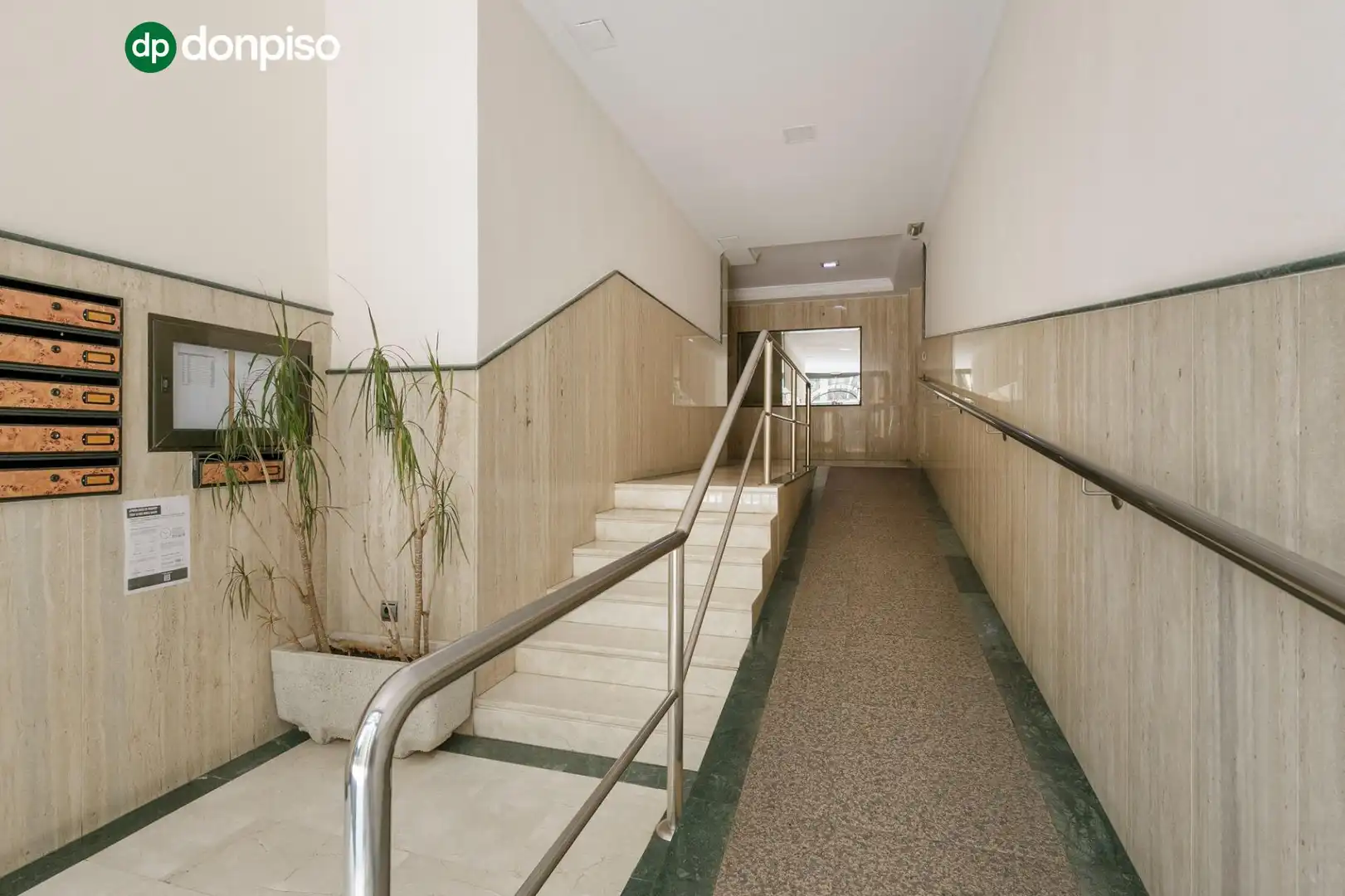 Piso en venta en Granada con Calefacción