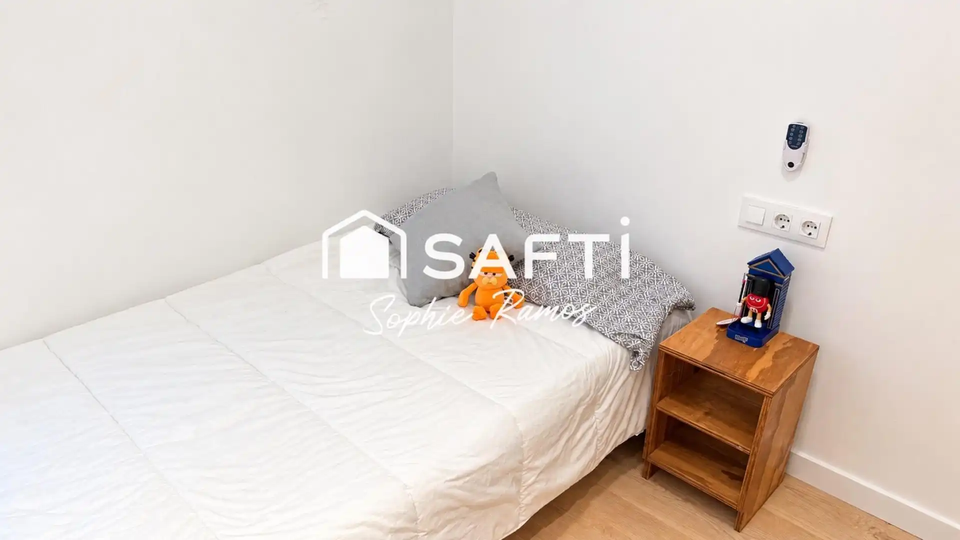Bedroom of Flat for sale in Sant Martí