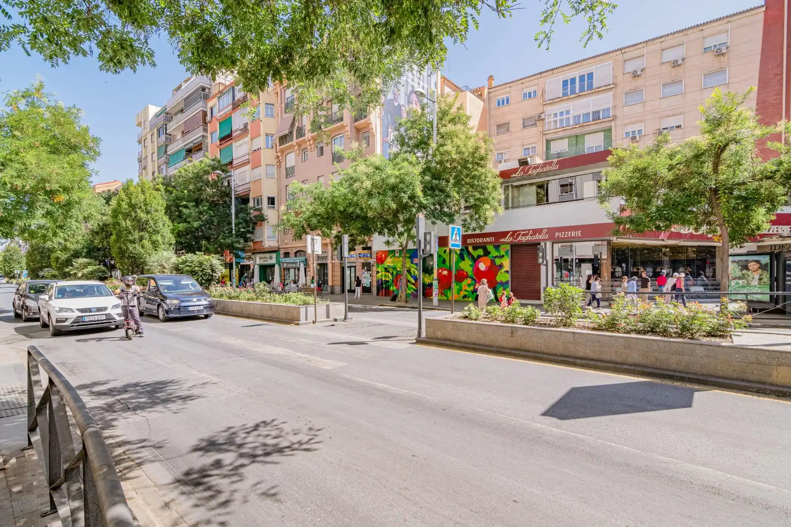 Vista exterior de Piso en venta en Granada con Calefacción y Amueblado