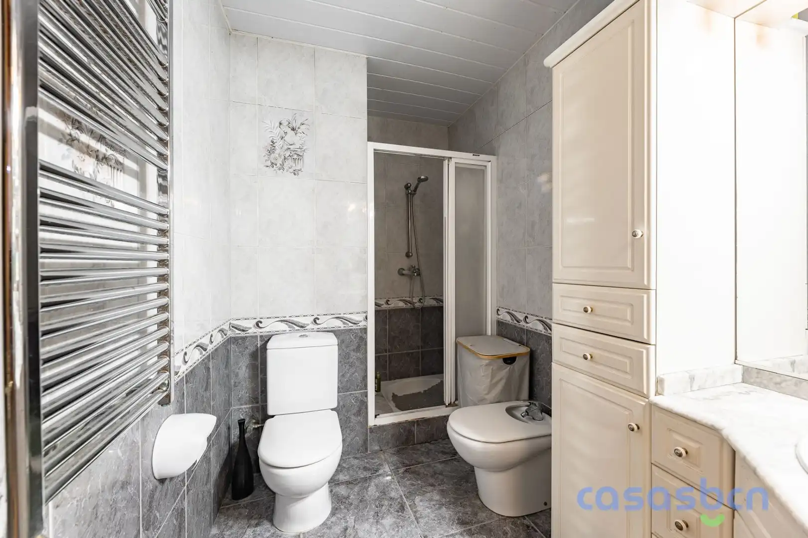Badezimmer von Wohnung zum Verkauf in Viladecans mit Klimaanlage und Heizung