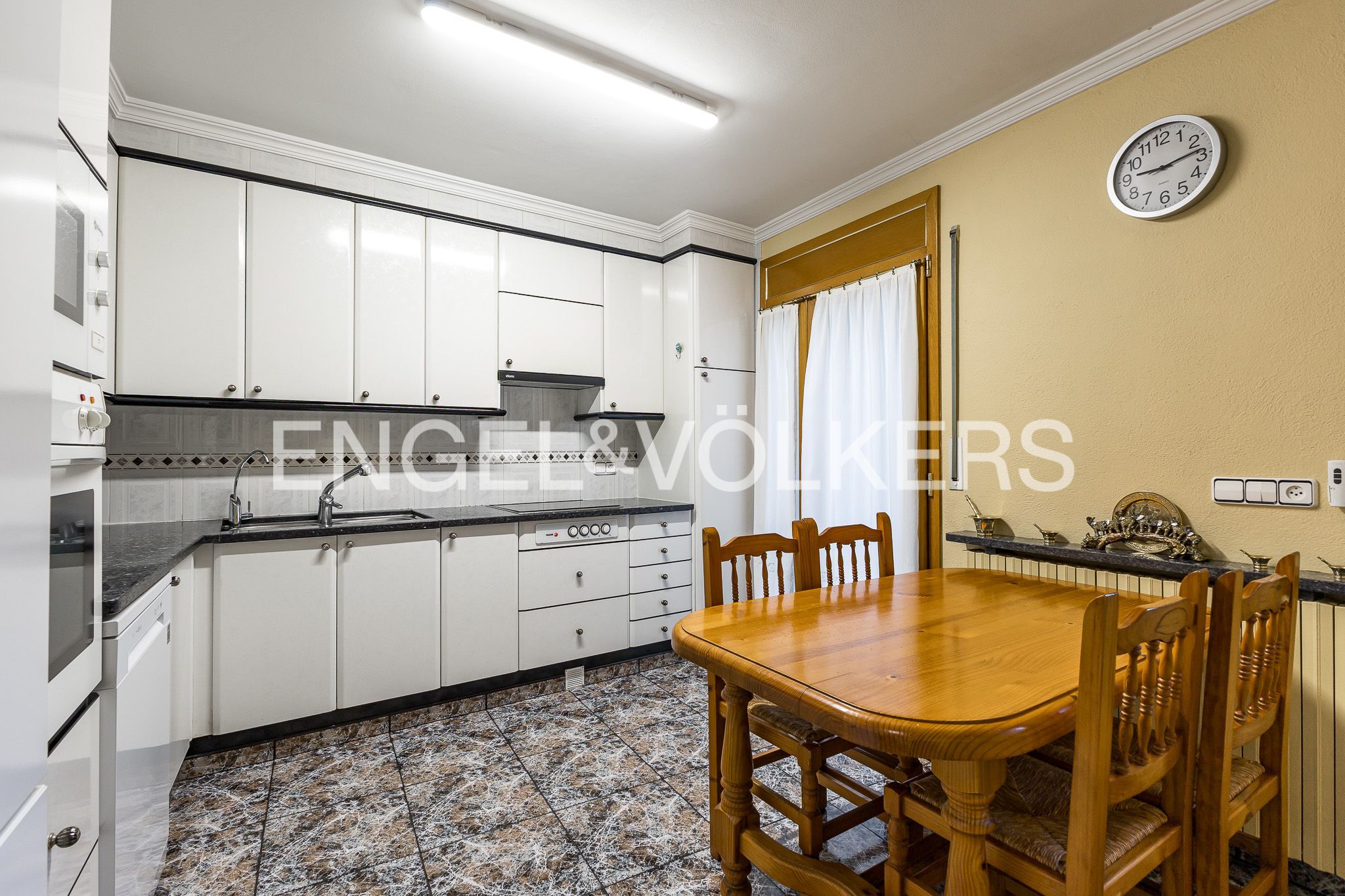 Cuina de Casa o xalet en venda en Tona amb Calefacció, Terrassa i Traster